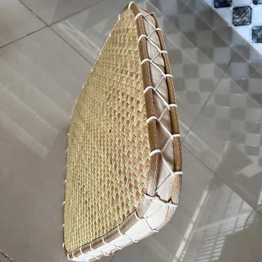 Đệm ngồi cói đan thủ công