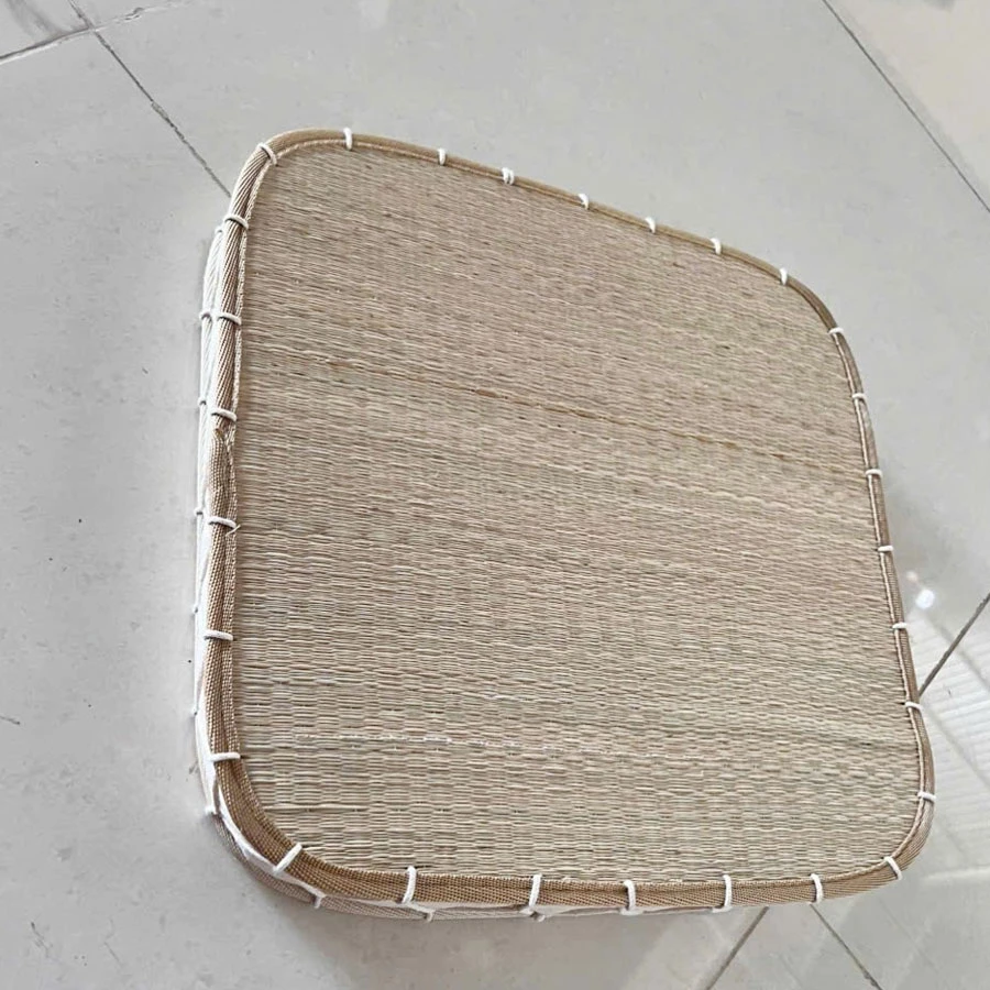 Đệm ngồi cói đan thủ công