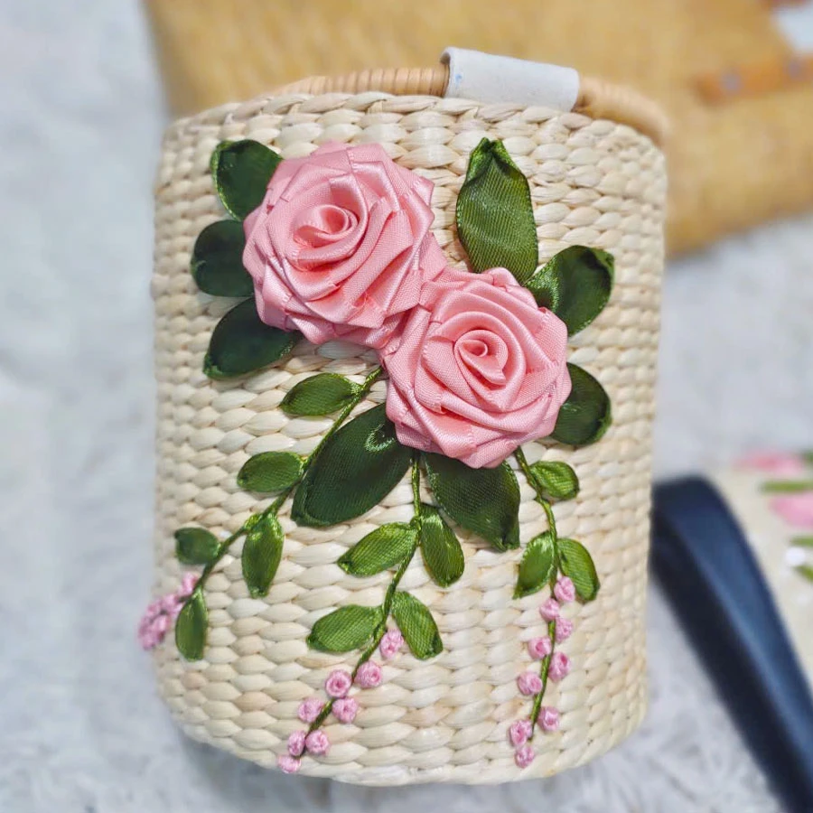 Túi cói mini thêu hoa hồng
