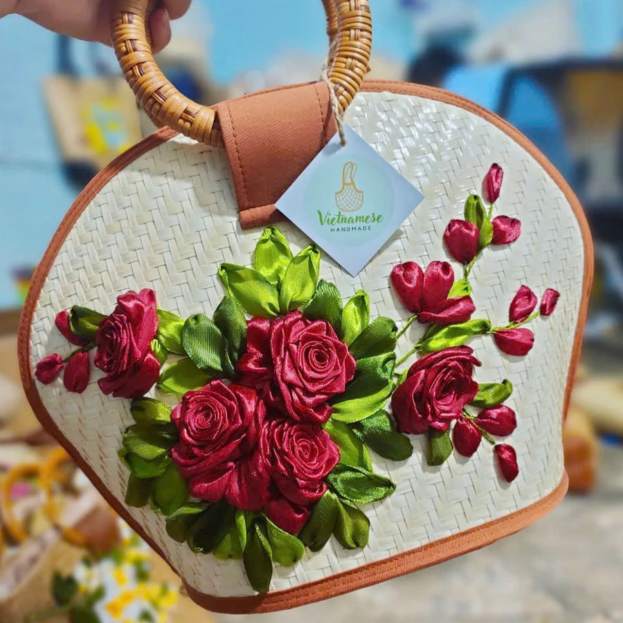 Túi cói quai mây tròn hoa hồng đỏ